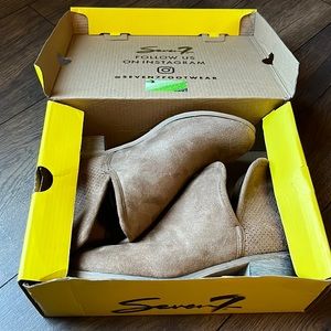 NEW Seven7 soho bootie size 7